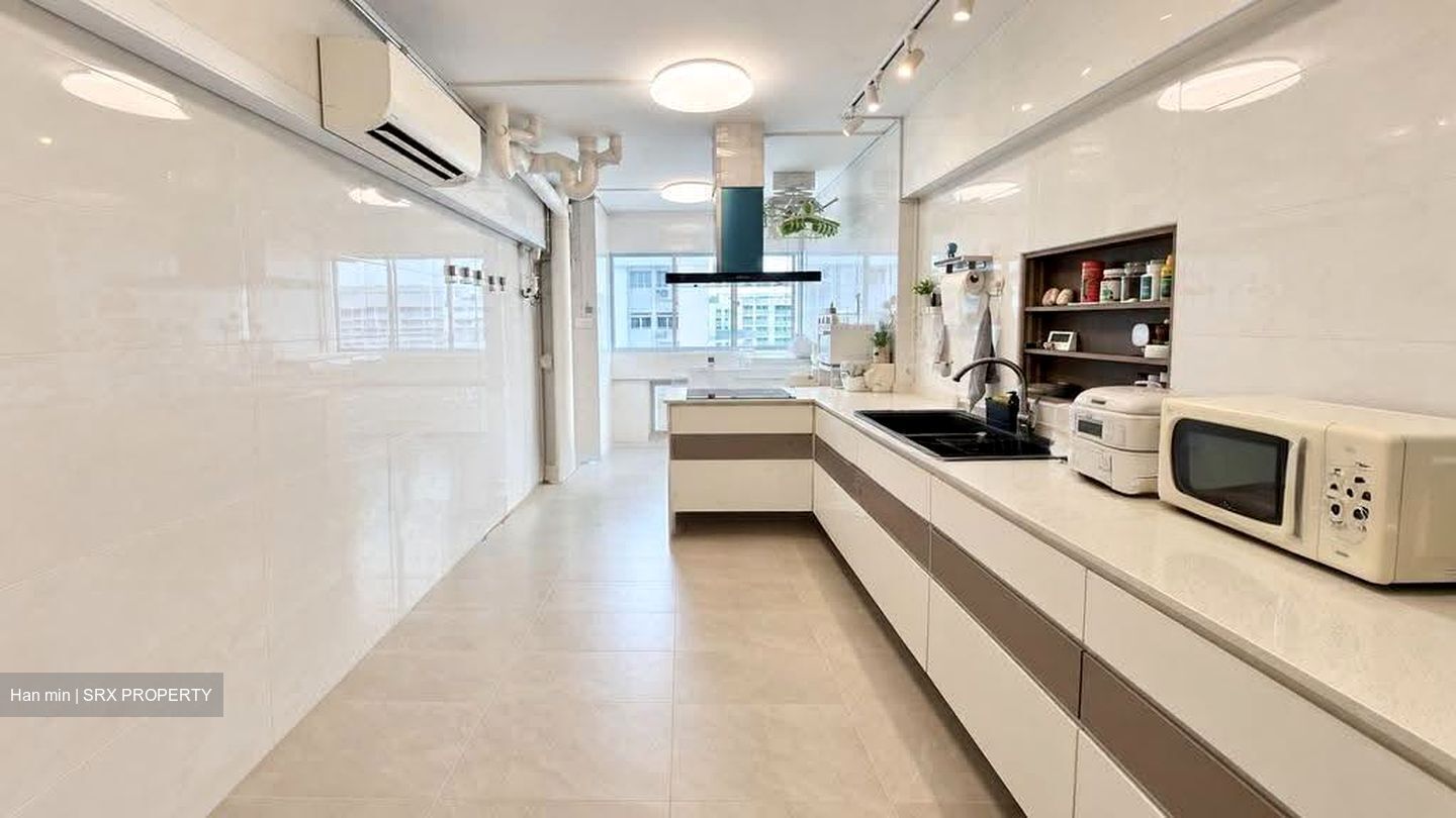 Blk 323 Woodlands Street 32 (Woodlands), HDB Executive #624102251